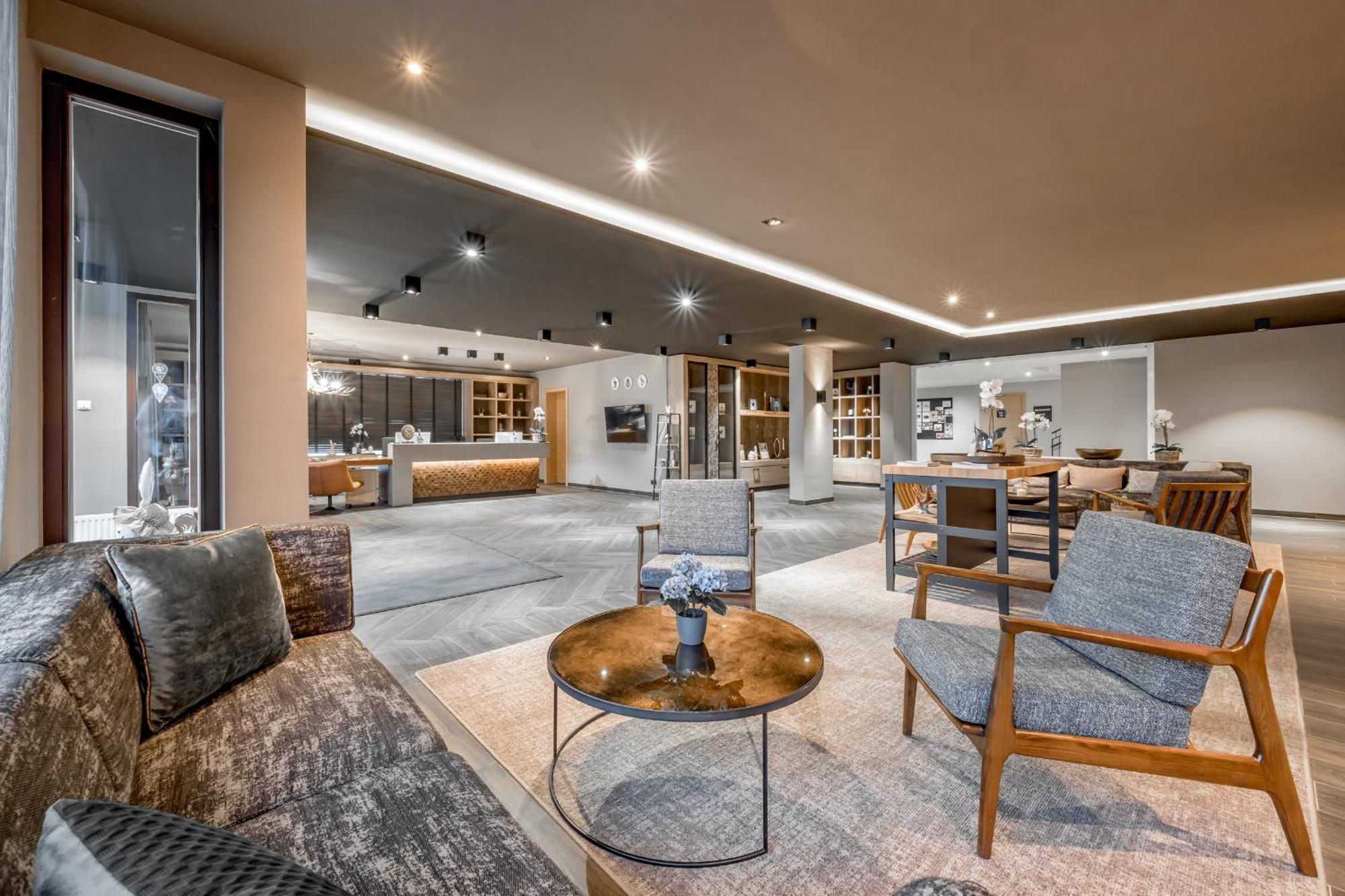 Alpenparks Hotel & Apartment Arlberg Warth Mit Pool Dış mekan fotoğraf