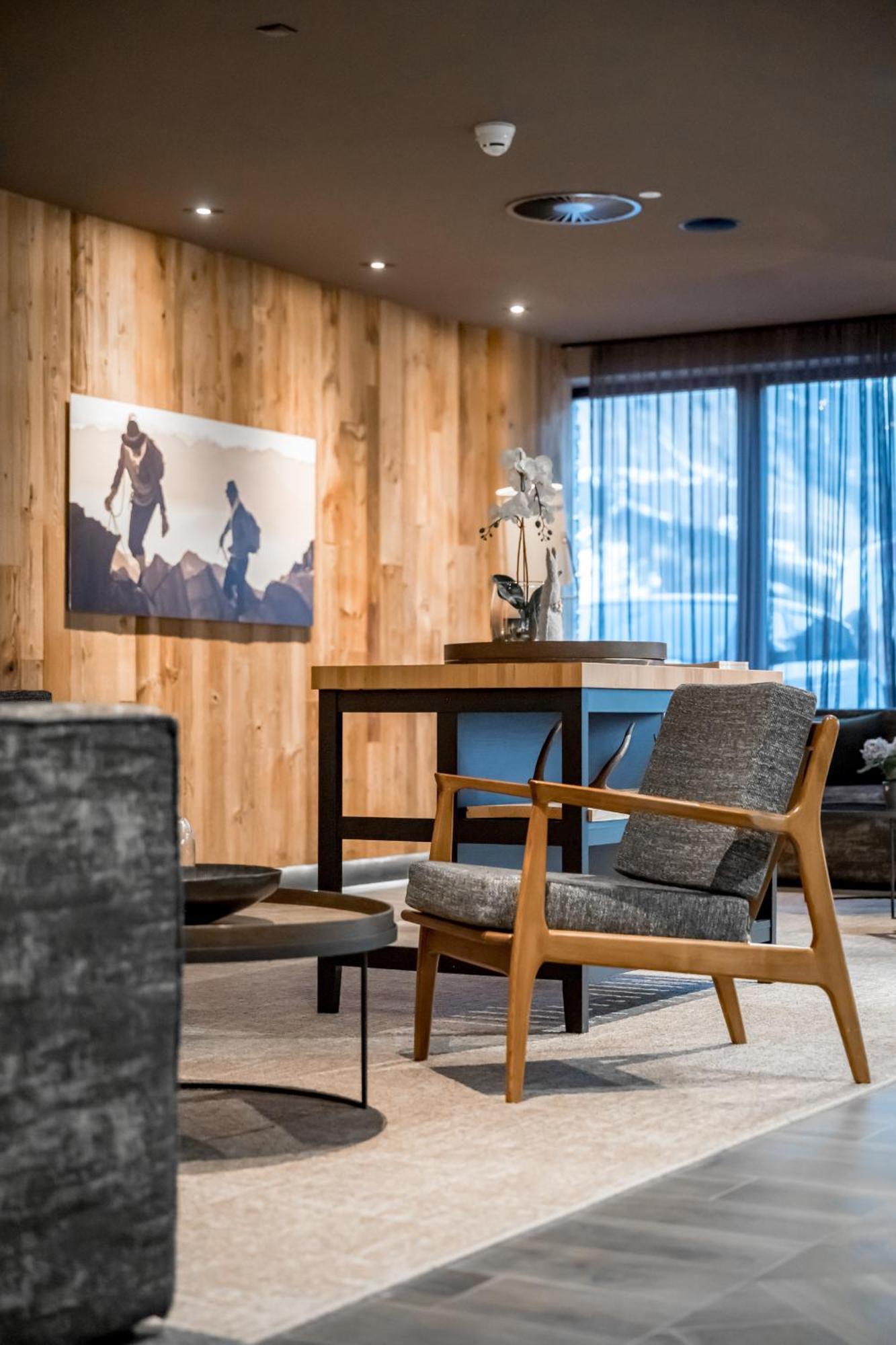 Alpenparks Hotel & Apartment Arlberg Warth Mit Pool Dış mekan fotoğraf