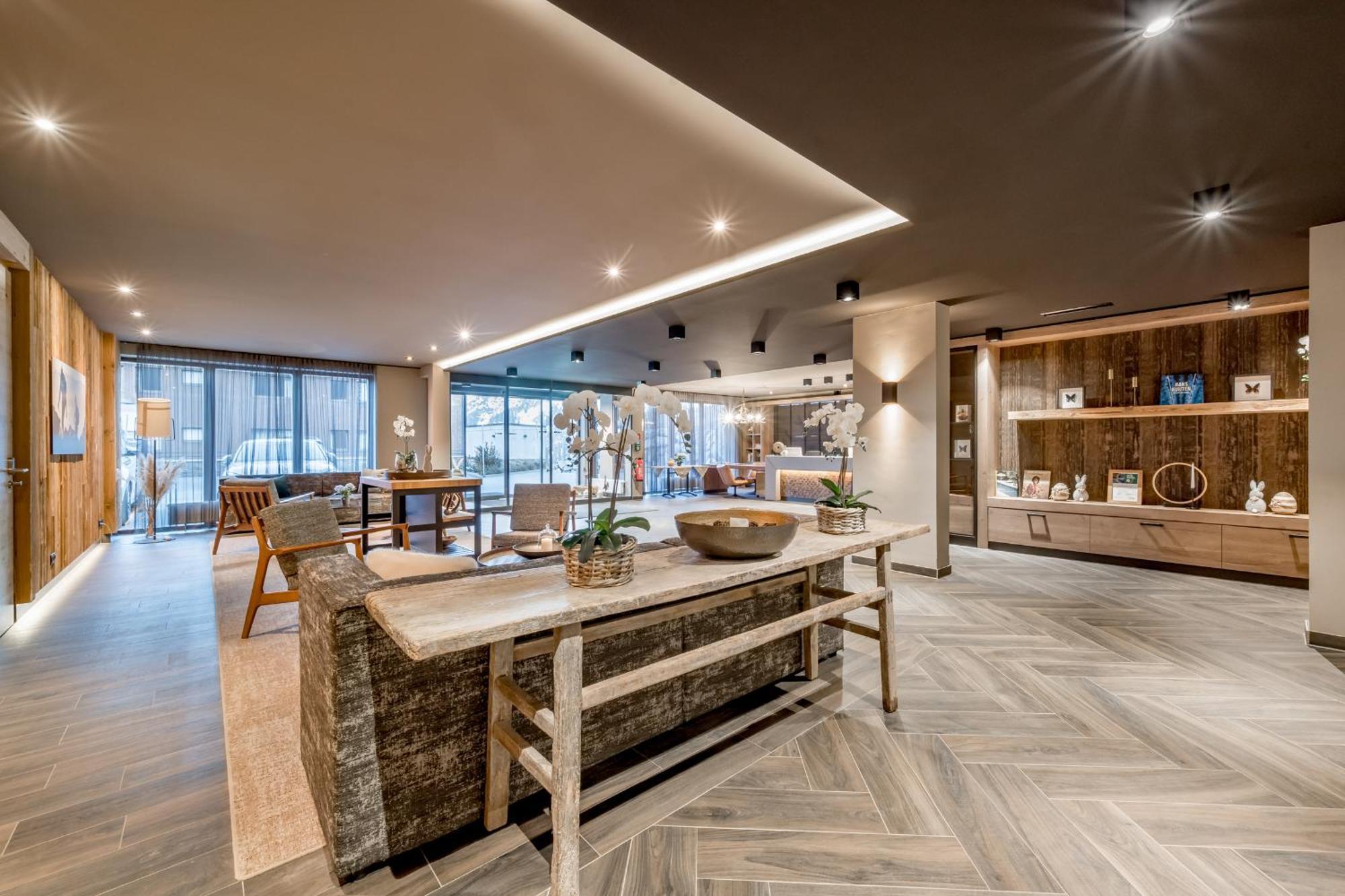 Alpenparks Hotel & Apartment Arlberg Warth Mit Pool Dış mekan fotoğraf