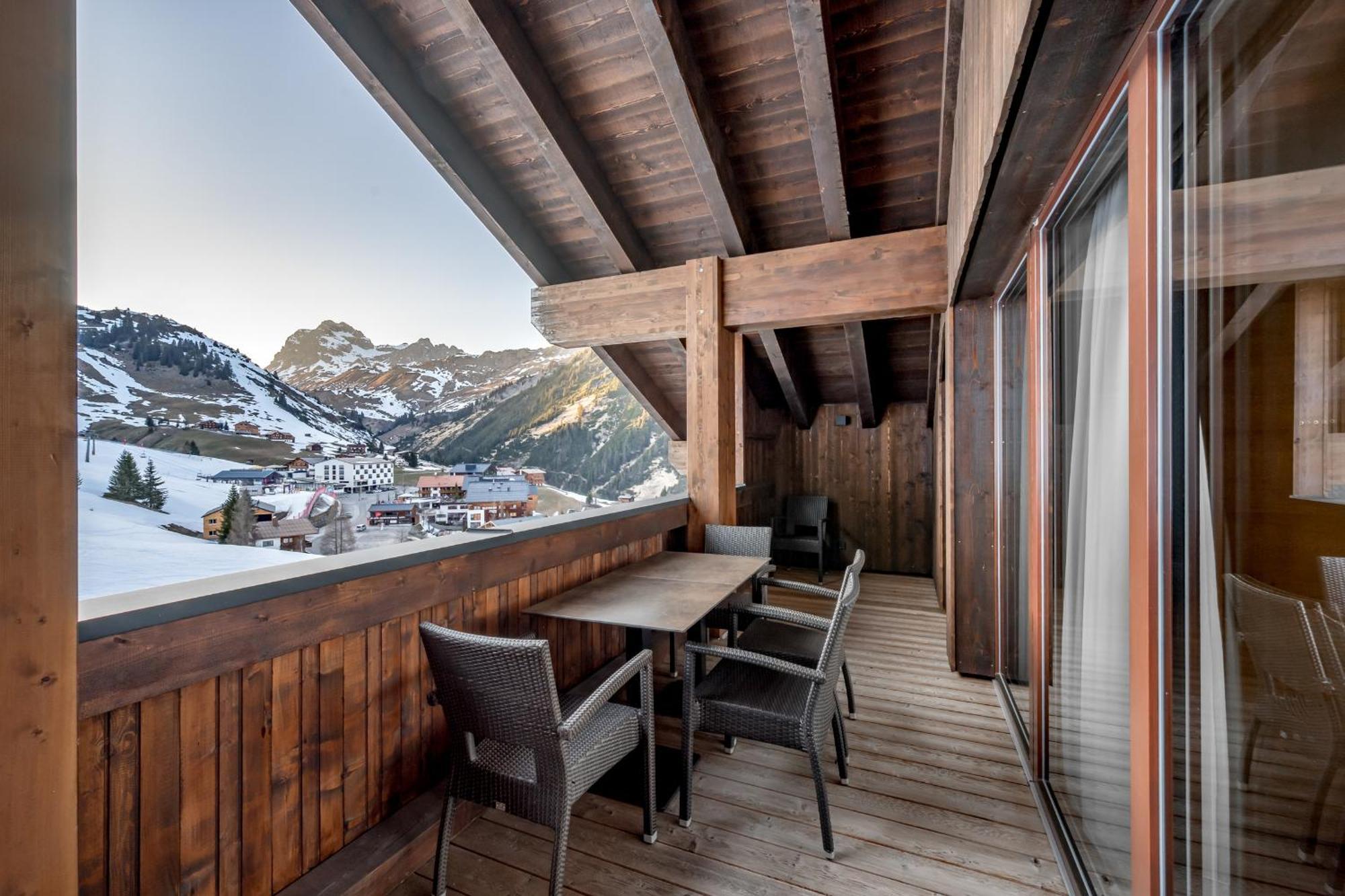 Alpenparks Hotel & Apartment Arlberg Warth Mit Pool Dış mekan fotoğraf